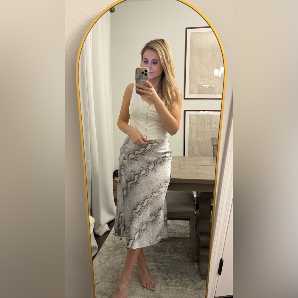 White Button-Up Tank Top - Picture 8 of 16